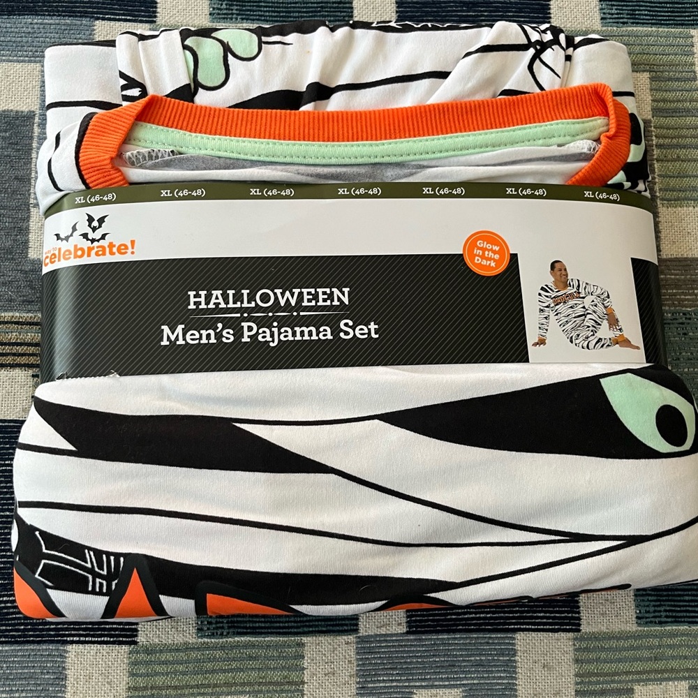 Men’s Halloween Pajamas “Dadcula” glow in the dark size XL